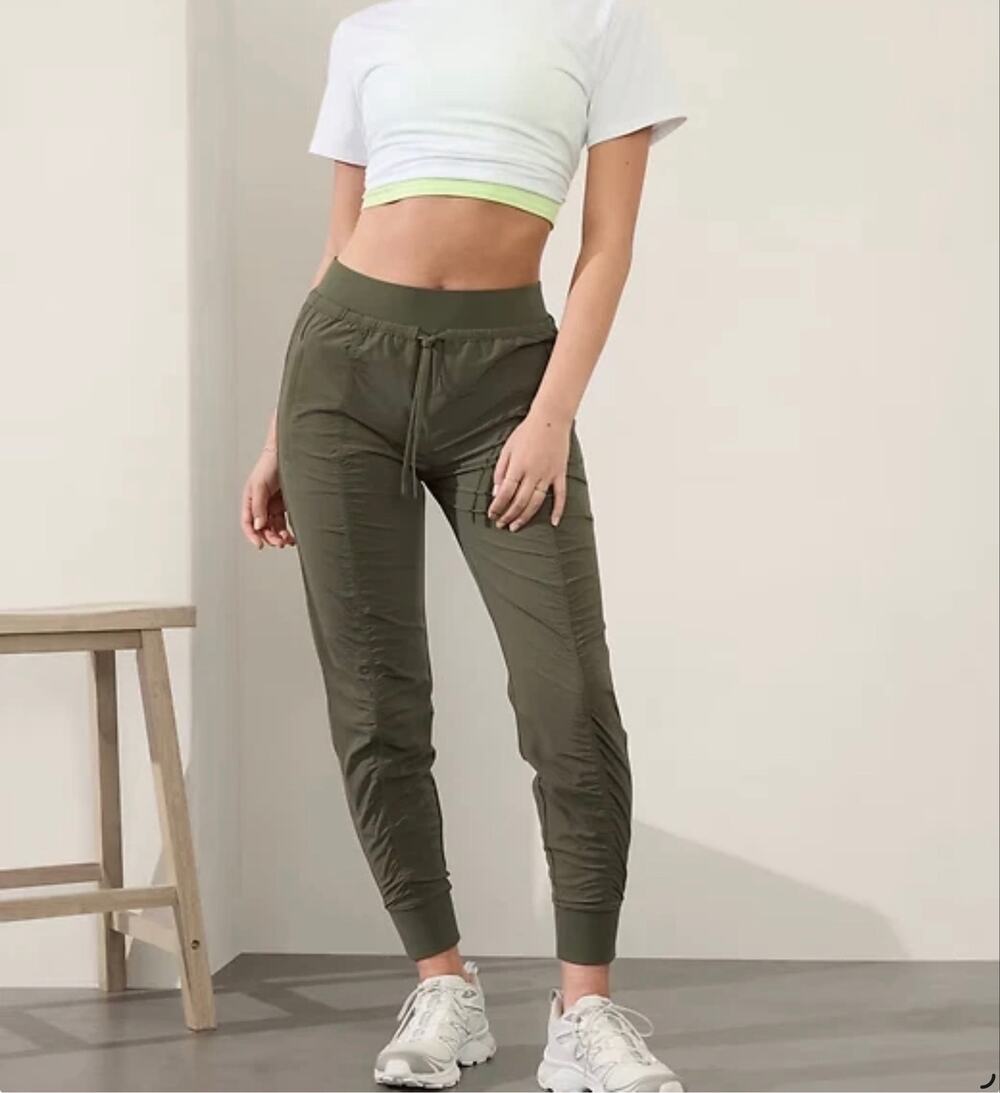Athleta Altitude Mid-Rise Jogger Lightweight Pant Size 4 | Moss Green 998416